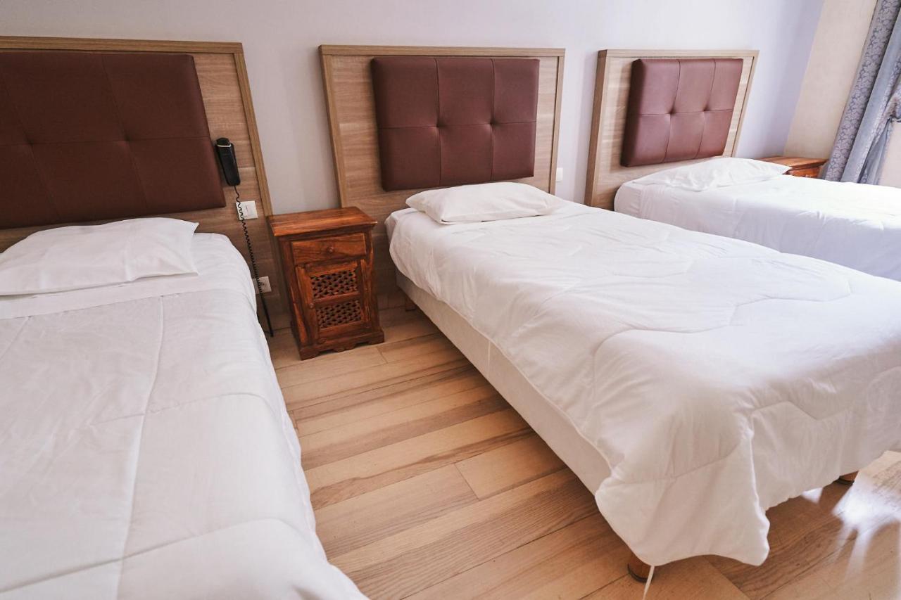 Hotel La Flambee แบร์เฌอรัก ภายนอก รูปภาพ
